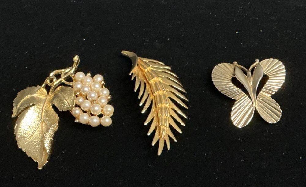3 Beautiful Vintage Costume Gold-Tone Brooches